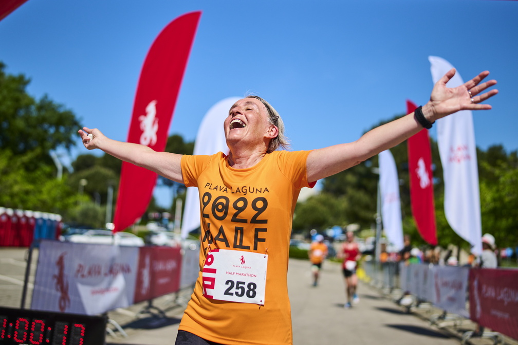 REKORDAN BROJ SUDIONIKA Na porečkom Plava Laguna Polumaratonu sudjeluje 900 trkača